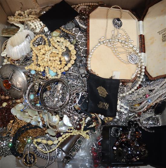 A large quantity of assorted costume jewellery.